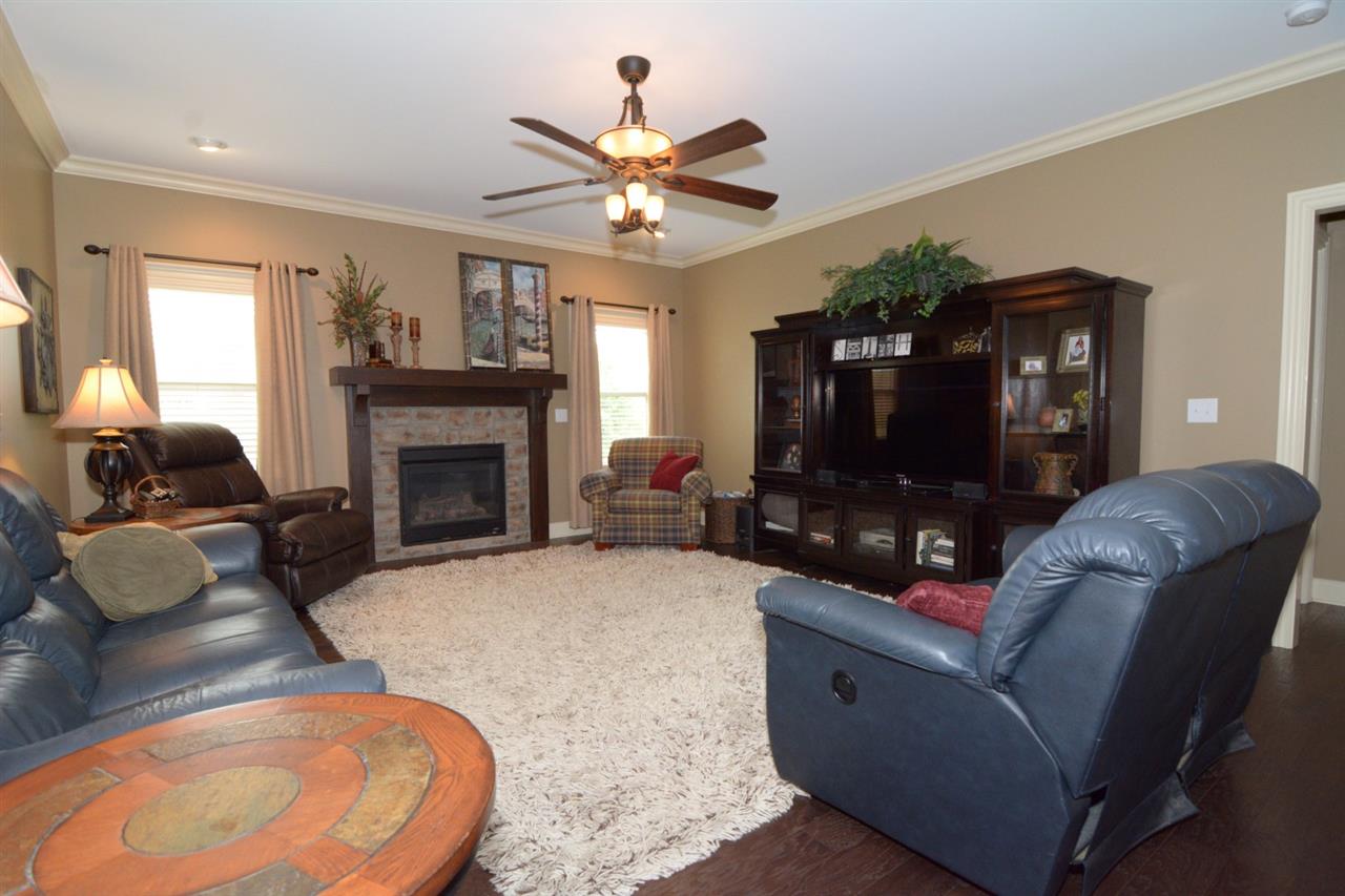 4695 Fieldcrest Place Cir, Newburgh, IN 47630 photo 4