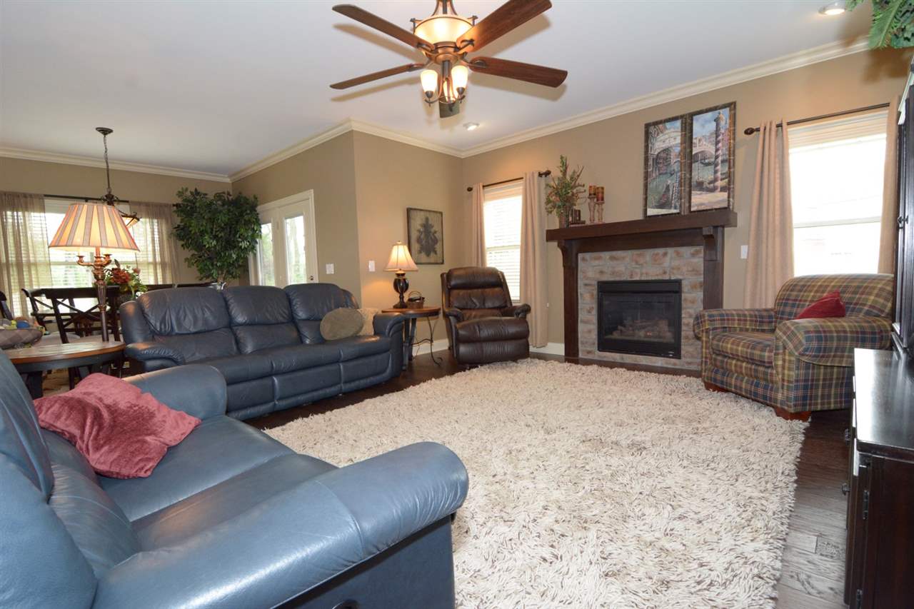 4695 Fieldcrest Place Cir, Newburgh, IN 47630 photo 5