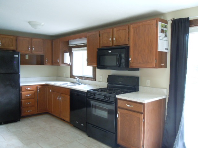 1011 S Main St, Goshen, IN 46526 photo 5
