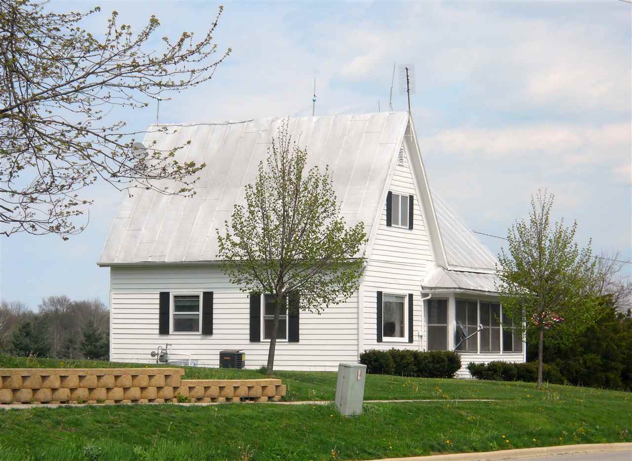 205 E Section St, Claypool, IN 46510 photo 2