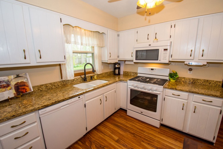 12860 Loop Ct, Granger, IN 46530 photo 18