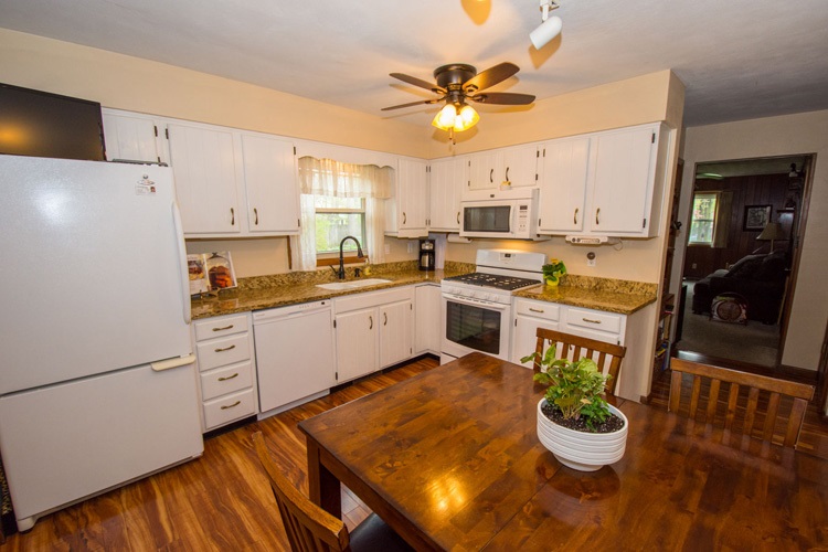 12860 Loop Ct, Granger, IN 46530 photo 17