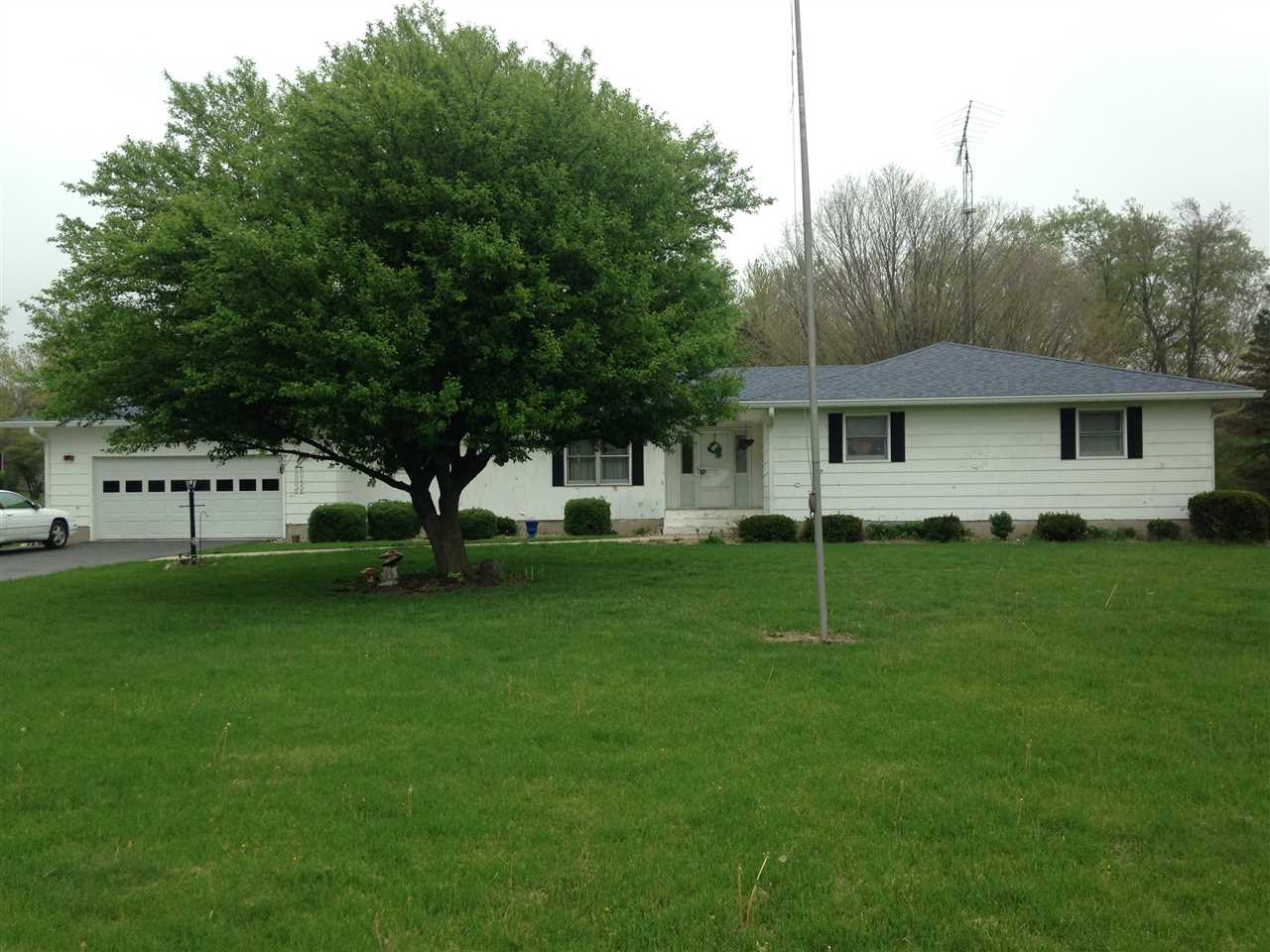 1001 Dogwood Dr, Rochester, IN 46975 photo 1