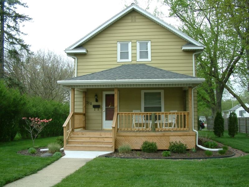 158 E John, Nappanee, IN 46550 photo 1