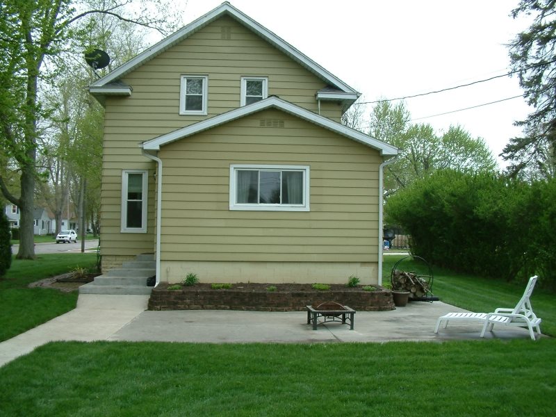 158 E John, Nappanee, IN 46550 photo 21