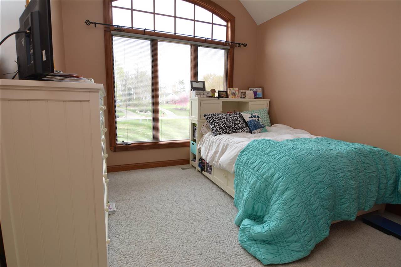 5626 Harmony Woods Ln, Evansville, IN 47720 photo 4