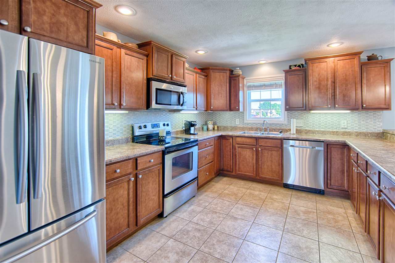 10730 Fall Creek Dr, Newburgh, IN 47630 photo 8