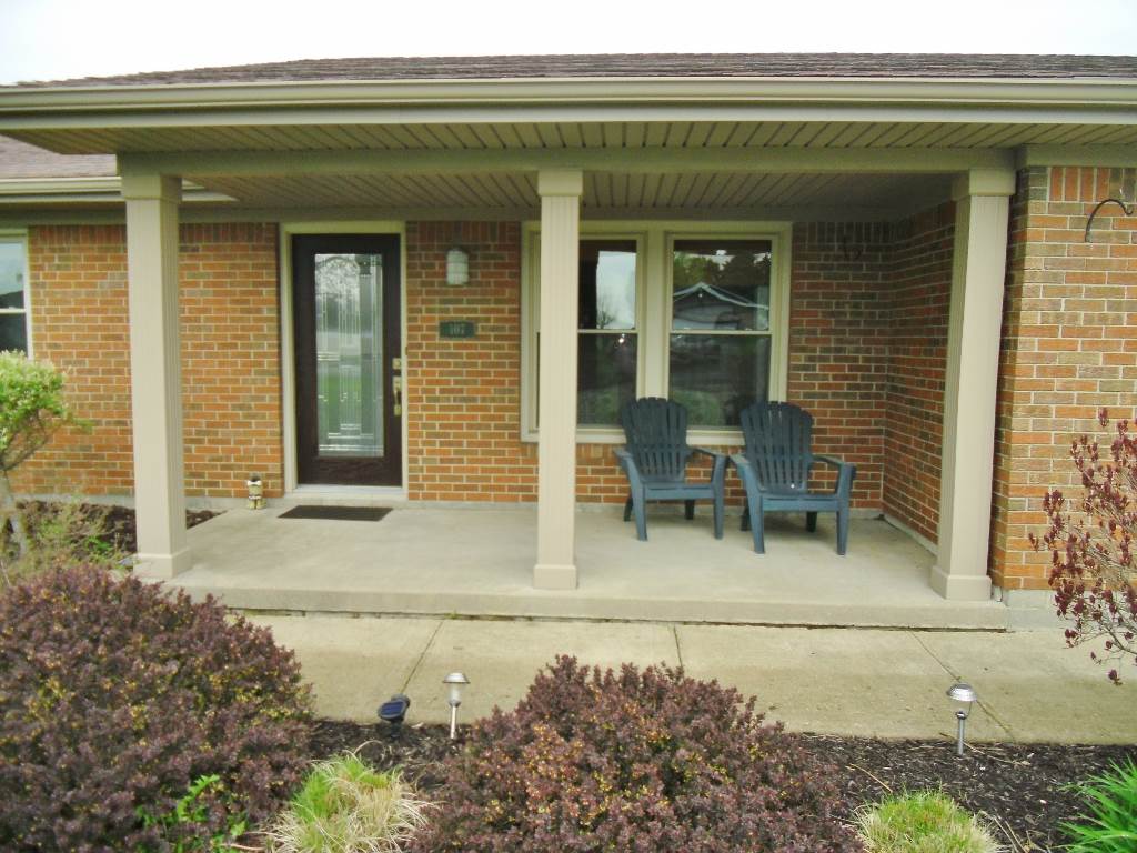 107 Sunset Shrs, Kendallville, IN 46755 photo 2