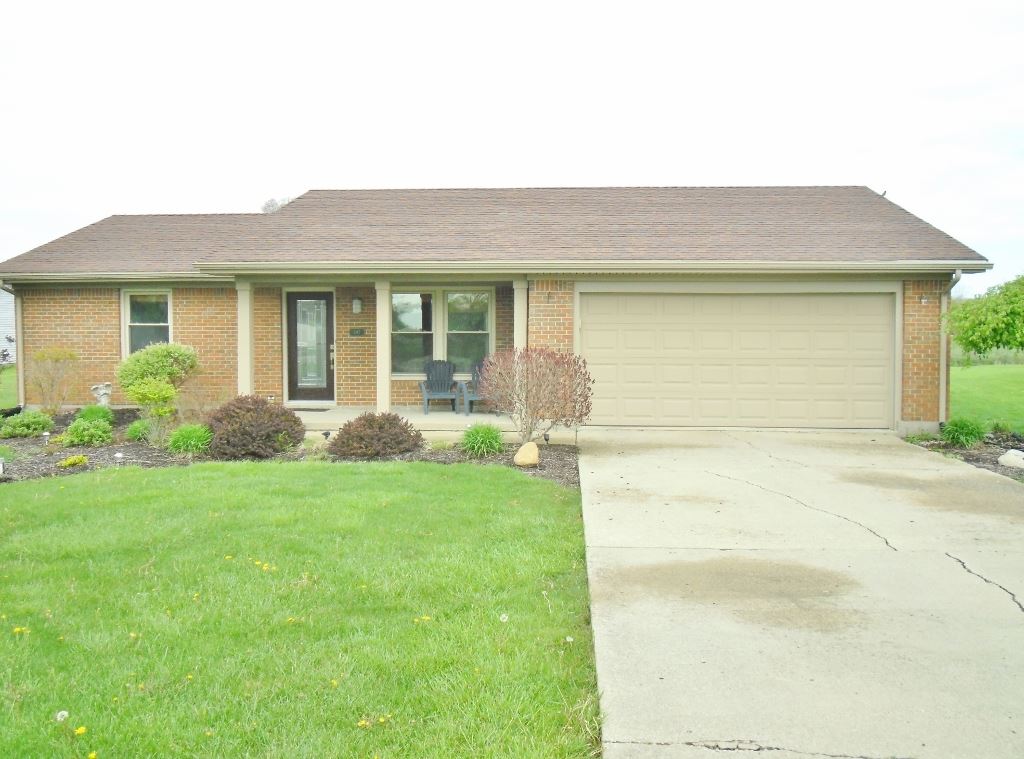 107 Sunset Shrs, Kendallville, IN 46755 photo 1
