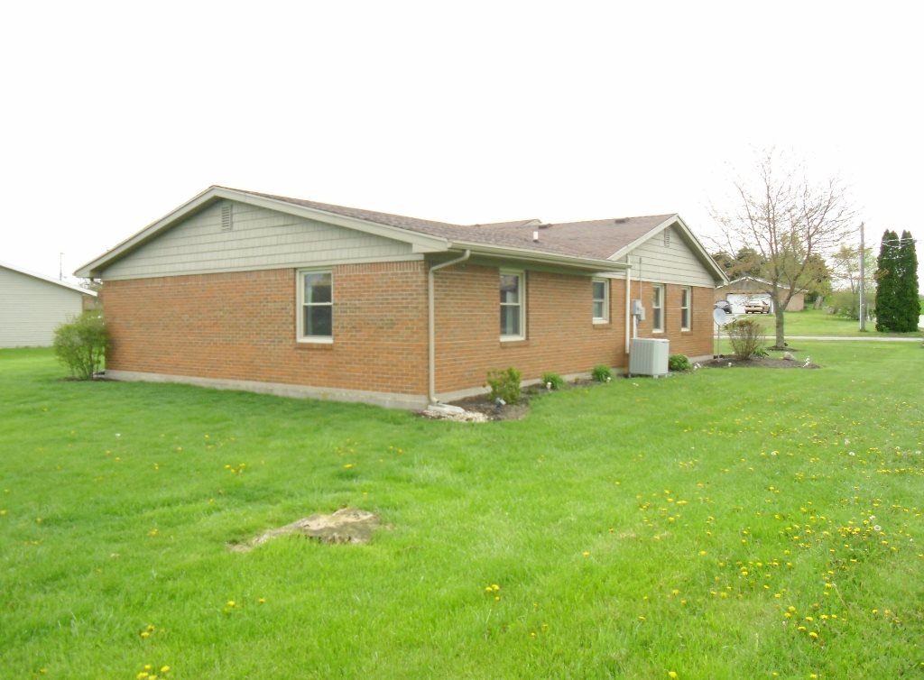 107 Sunset Shrs, Kendallville, IN 46755 photo 4