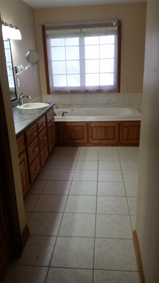 409 Steeplechase Dr, Auburn, IN 46706 photo 19
