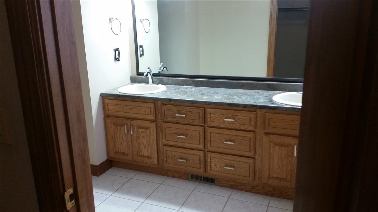 409 Steeplechase Dr, Auburn, IN 46706 photo 20