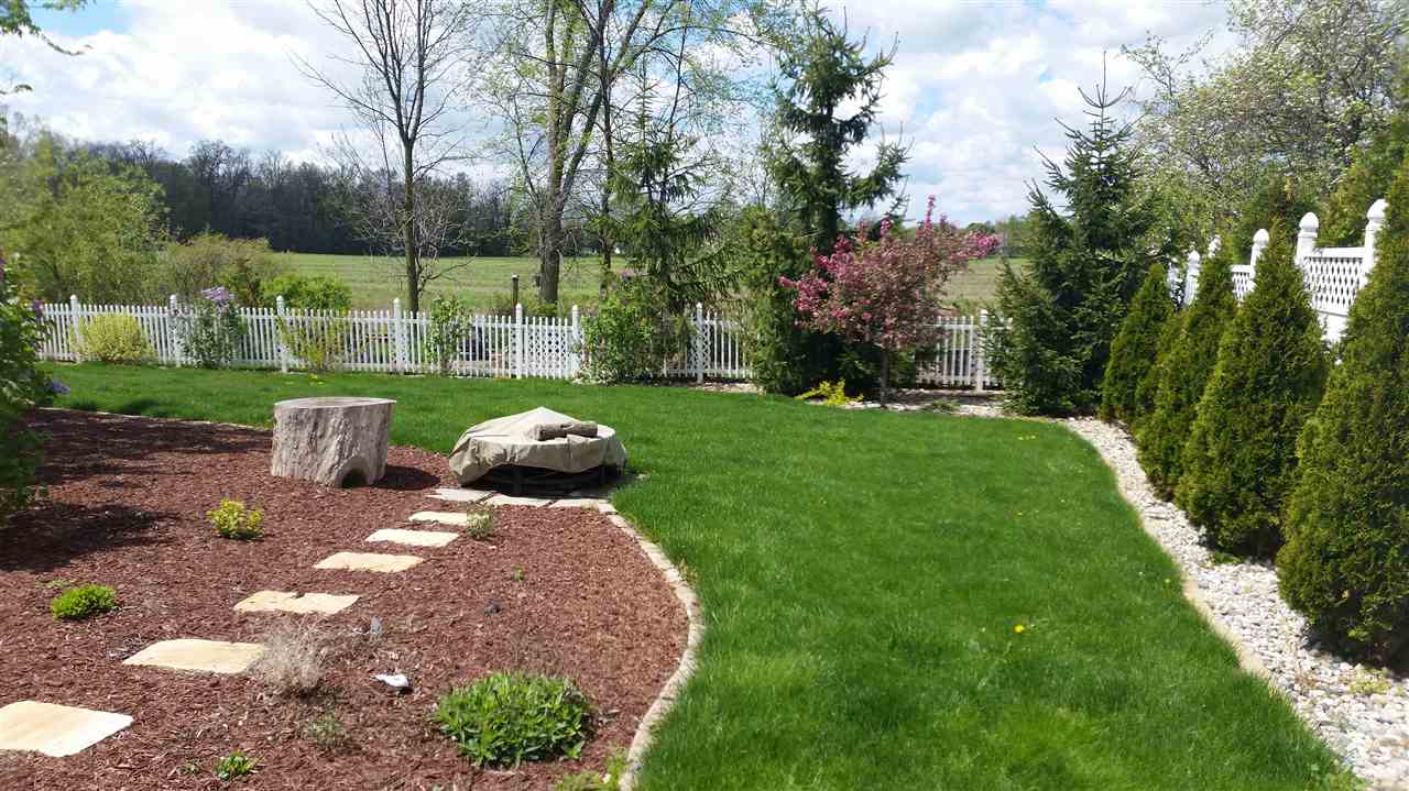 409 Steeplechase Dr, Auburn, IN 46706 photo 4
