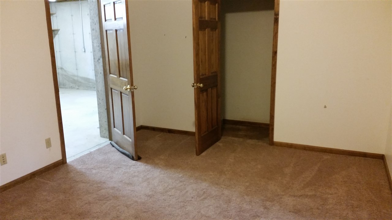 409 Steeplechase Dr, Auburn, IN 46706 photo 30