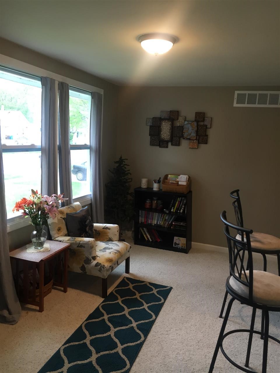 602 N Cedar St, Auburn, IN 46706 photo 5