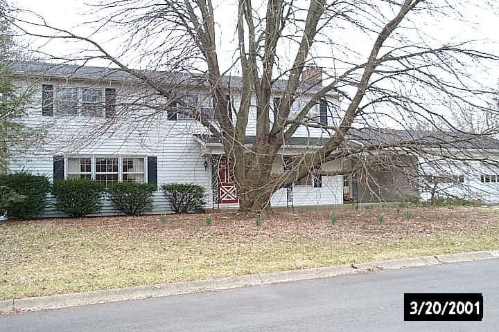 2204 E Queensway Dr, Bloomington, IN 47401 photo 1