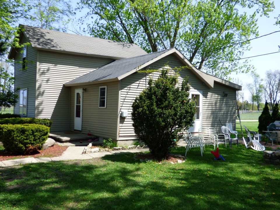 3130 Simon St, Arcola, IN 46704 photo 2