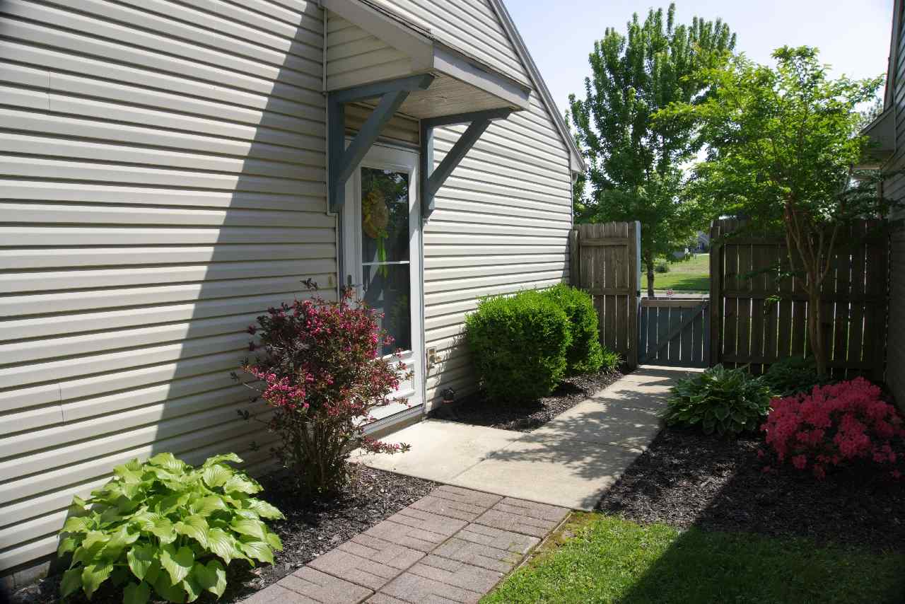 5919 River Walk Cir, Newburgh, IN 47630 photo 2