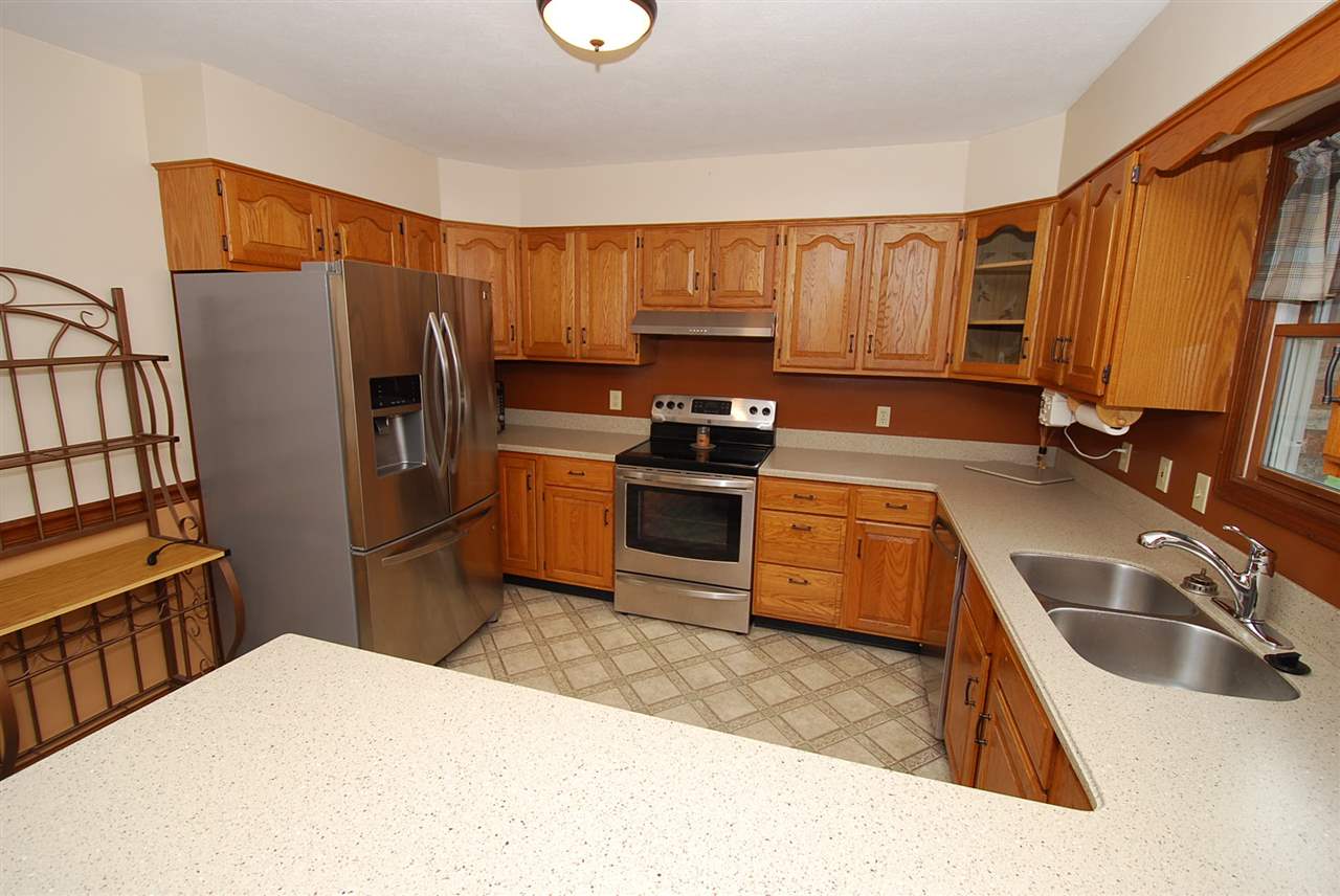 32 Daffodil Ct, Jasper, IN 47546 photo 2