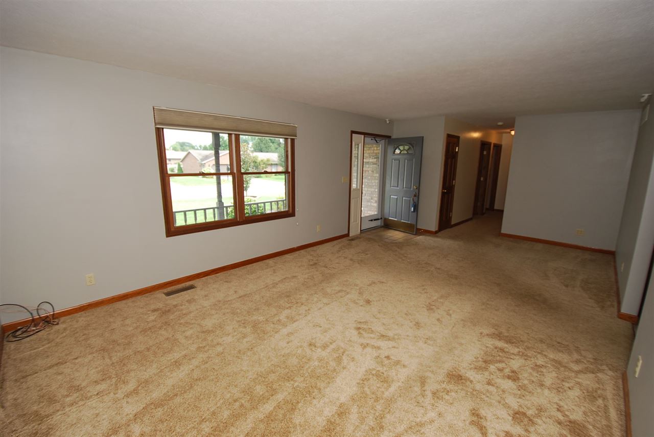 32 Daffodil Ct, Jasper, IN 47546 photo 5