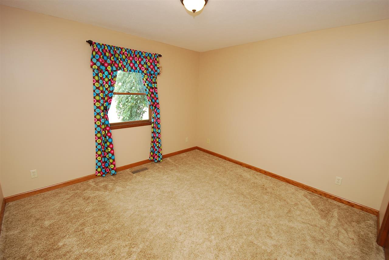 32 Daffodil Ct, Jasper, IN 47546 photo 6
