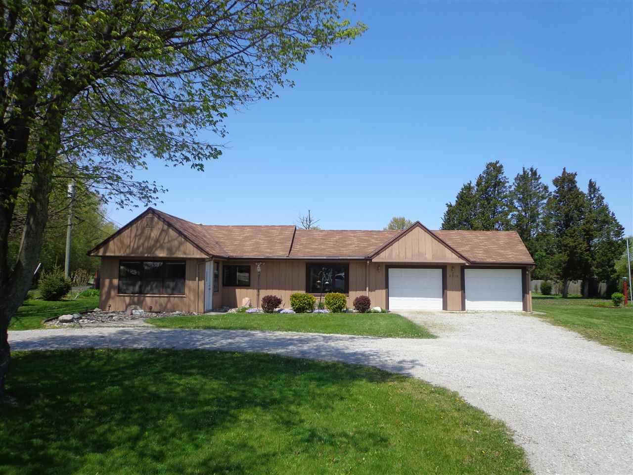 8318 Covington Rd, Fort Wayne, IN 46804 photo 1