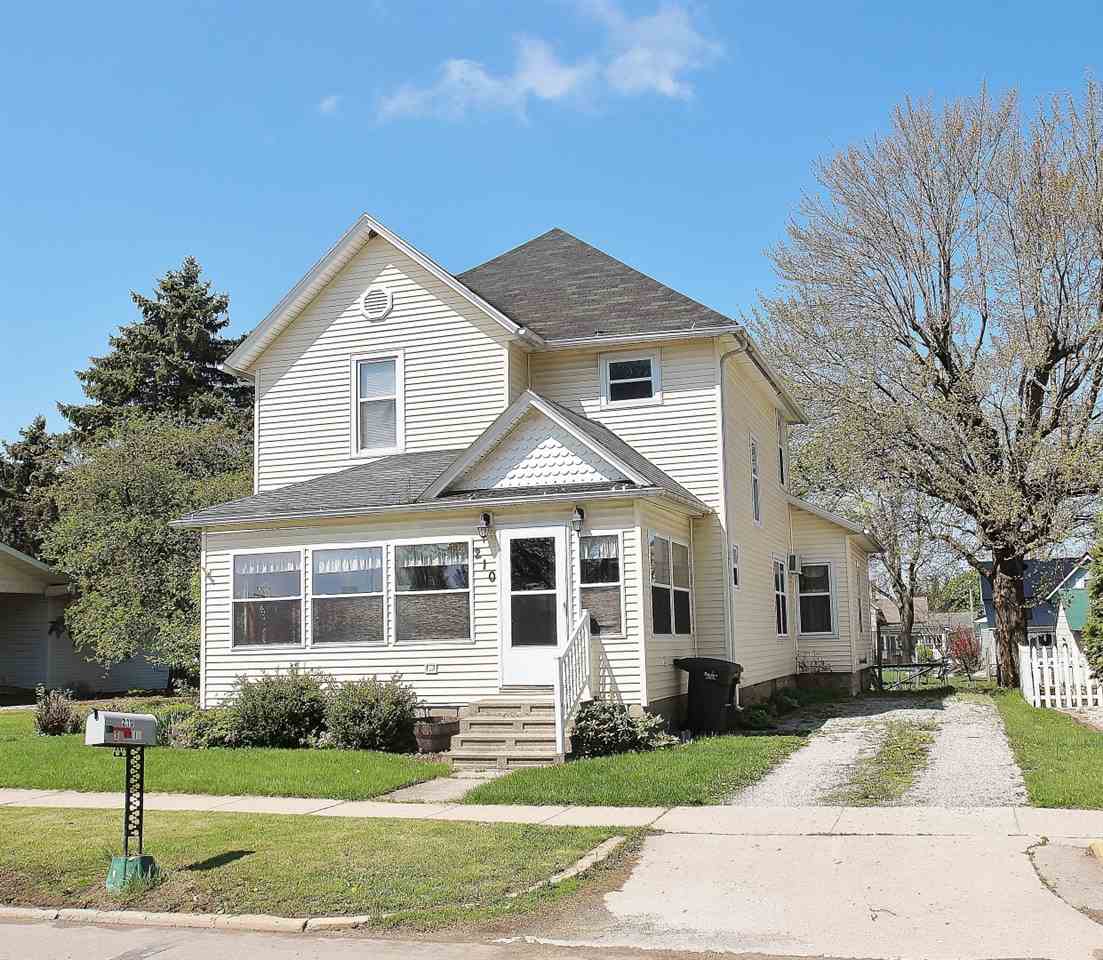 210 S Main St, Topeka, IN 46571 photo 1