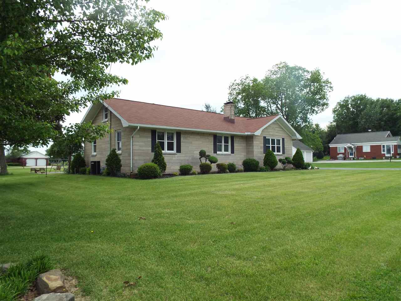 6335 E Baseline Rd, Evansville, IN 47725 photo 3