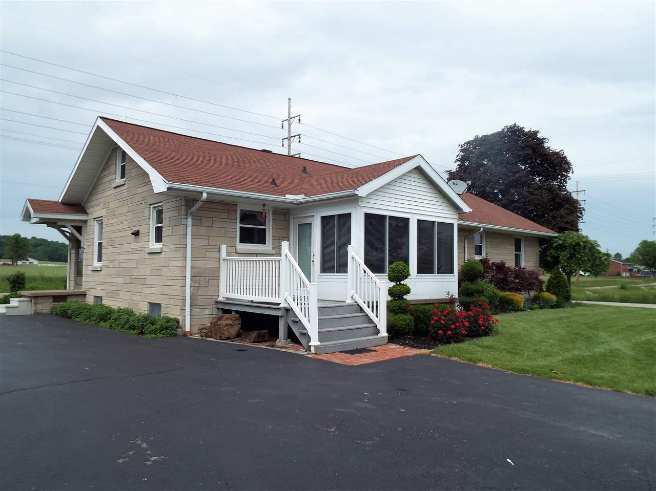 6335 E Baseline Rd, Evansville, IN 47725 photo 4