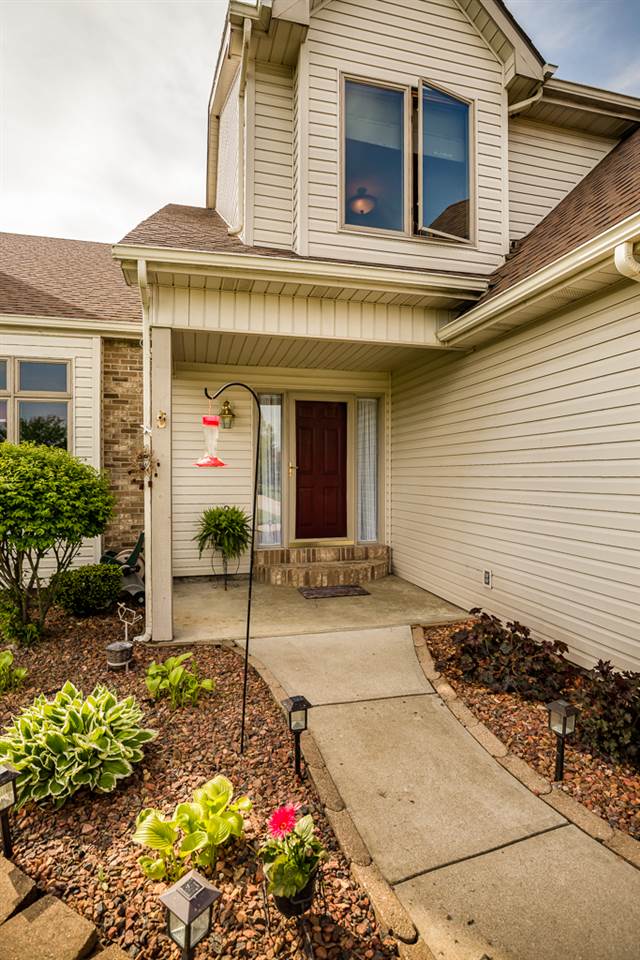 7884 E Gantony Dr, Fort Wayne, IN 46818 photo 2