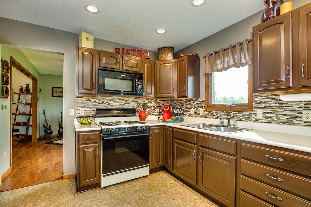 7884 E Gantony Dr, Fort Wayne, IN 46818 photo 8