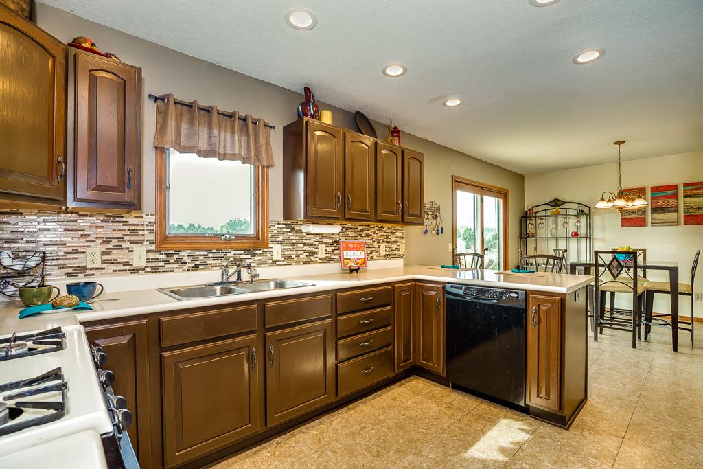 7884 E Gantony Dr, Fort Wayne, IN 46818 photo 9