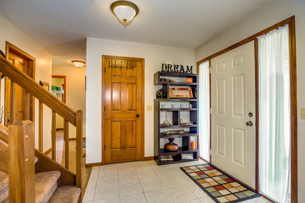 7884 E Gantony Dr, Fort Wayne, IN 46818 photo 4