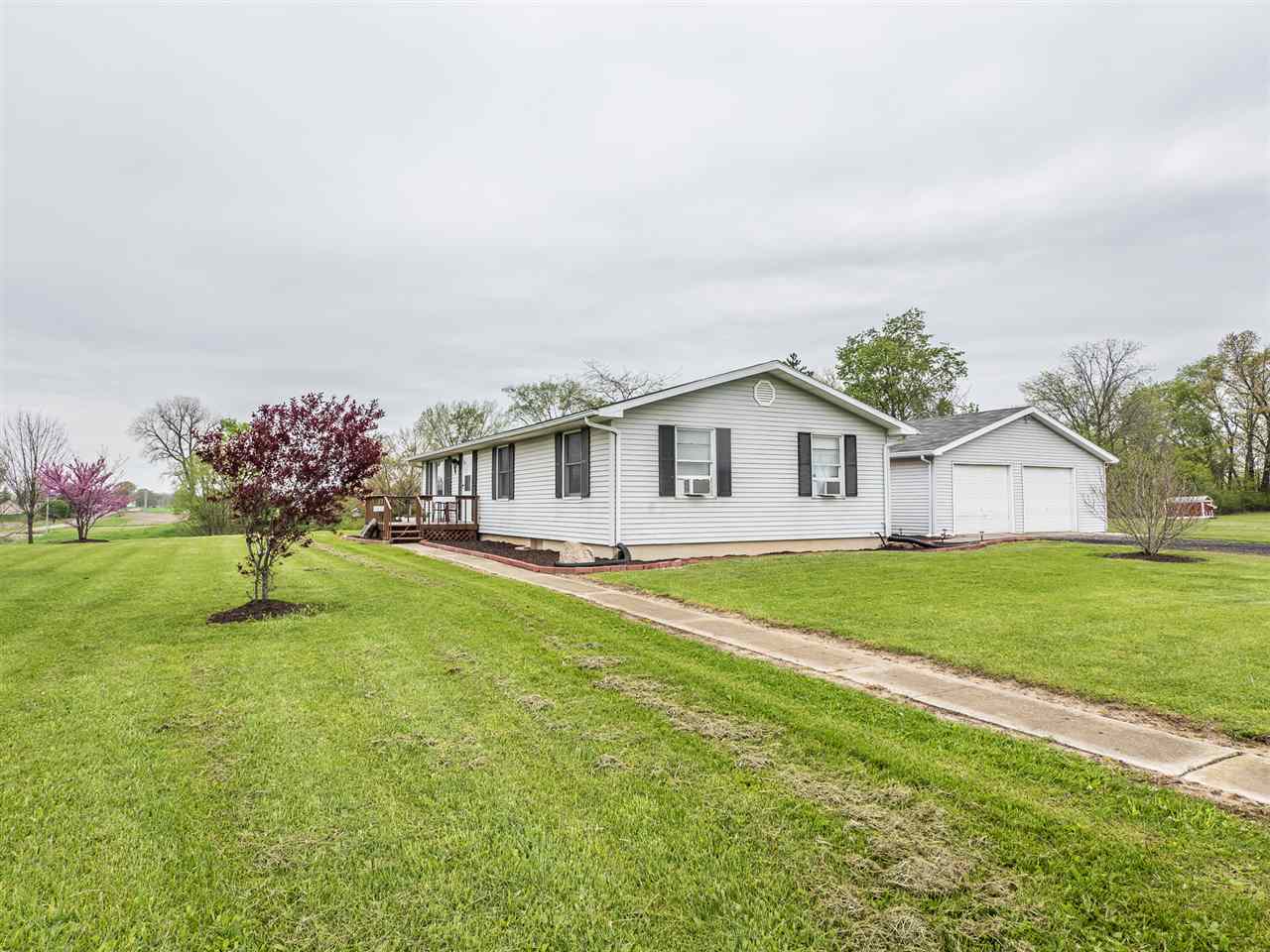 6091 County Road 36, Butler, IN 46721 photo 4