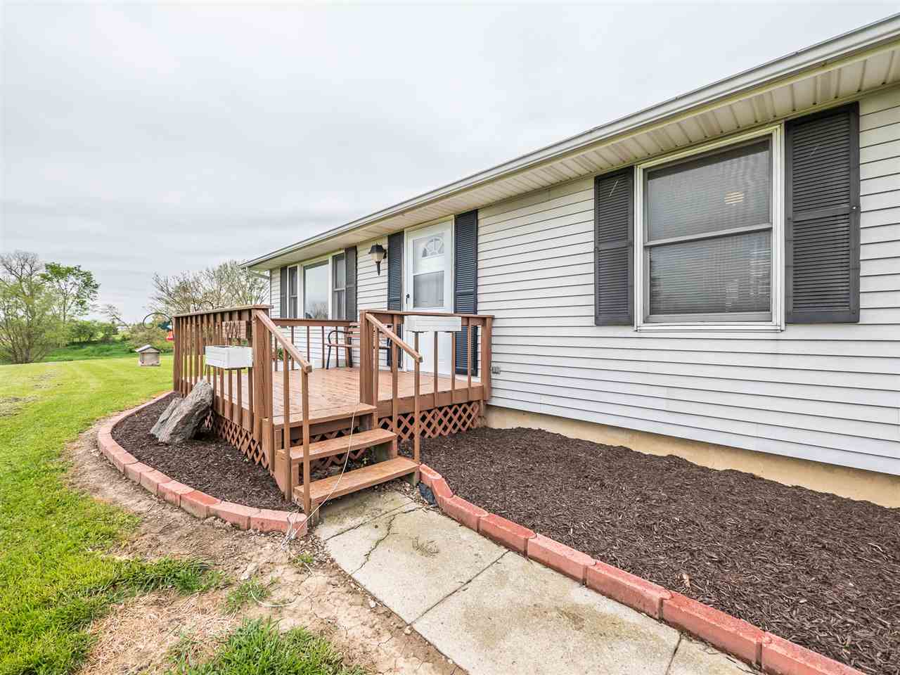 6091 County Road 36, Butler, IN 46721 photo 2