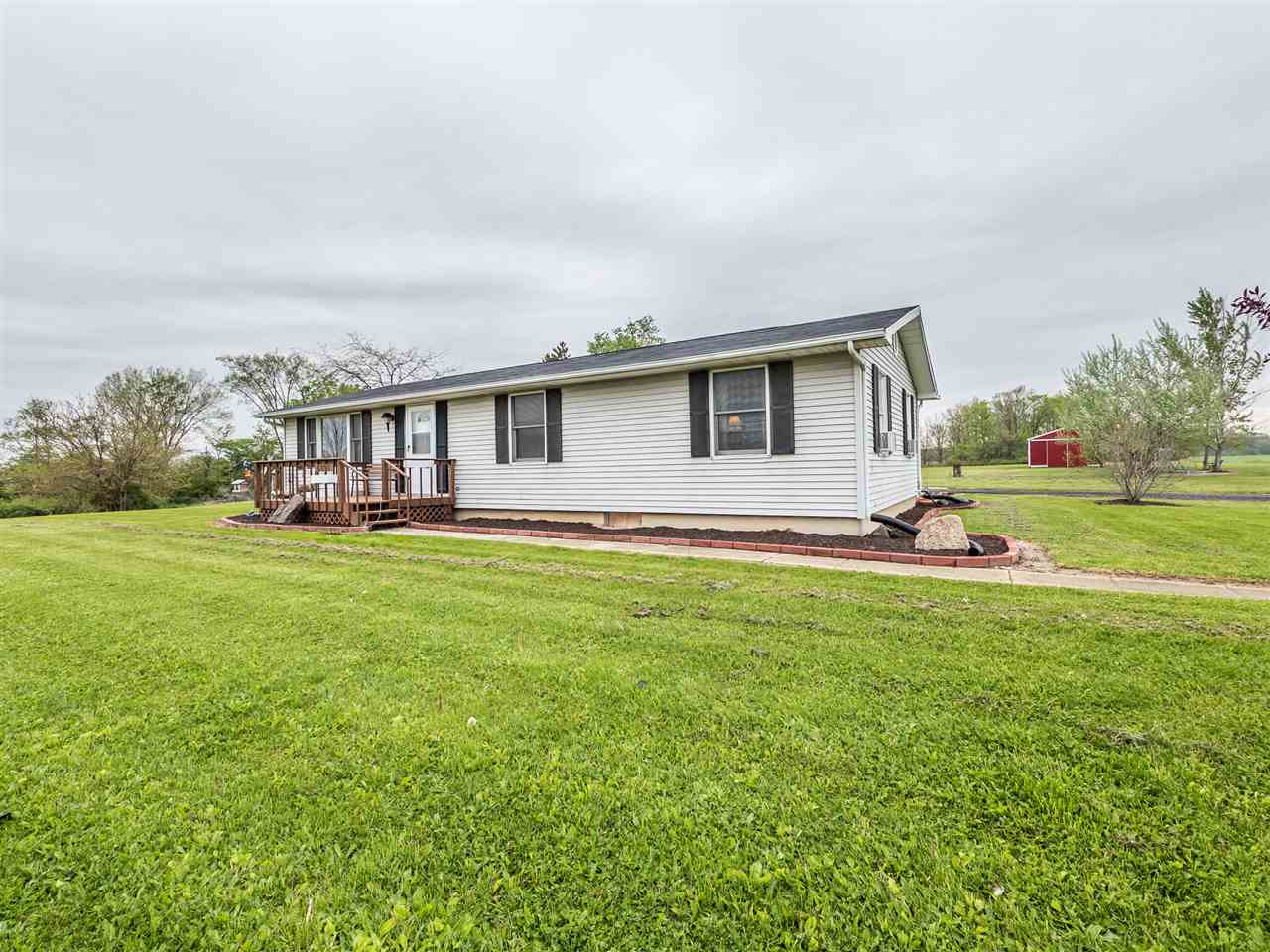 6091 County Road 36, Butler, IN 46721 photo 3