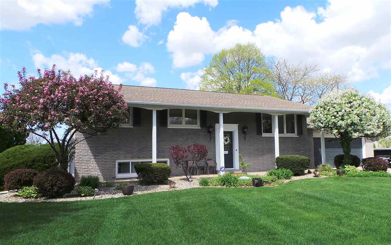 25215 Aqua Dr, Elkhart, IN 46514 photo 2
