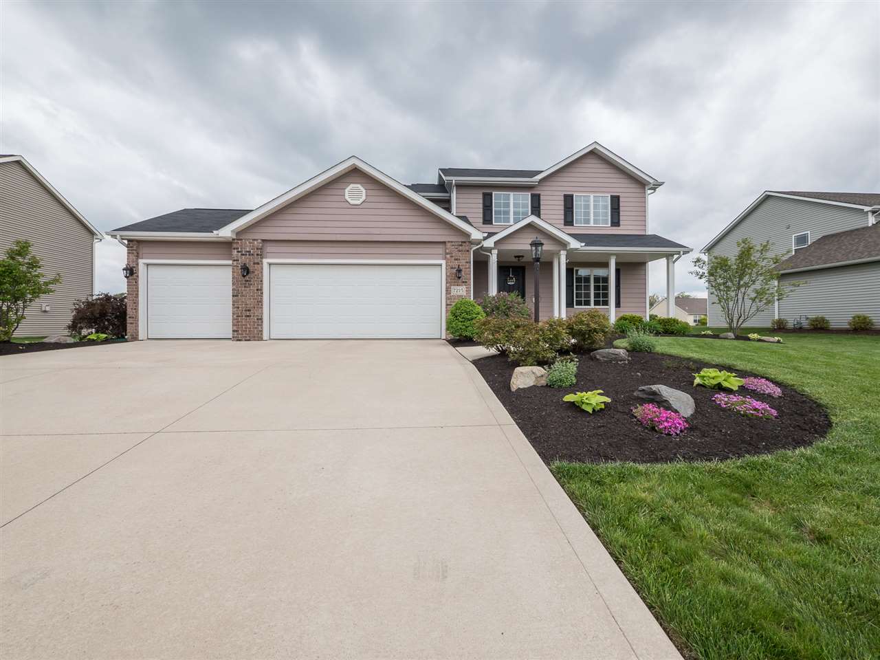 7215 Allenbrook Blvd, Fort Wayne, IN 46835 photo 1