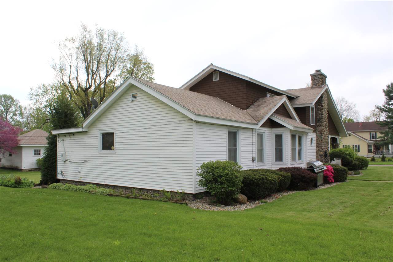201 E Sunset Dr, Bourbon, IN 46504 photo 6