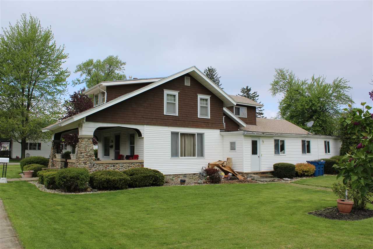 201 E Sunset Dr, Bourbon, IN 46504 photo 2
