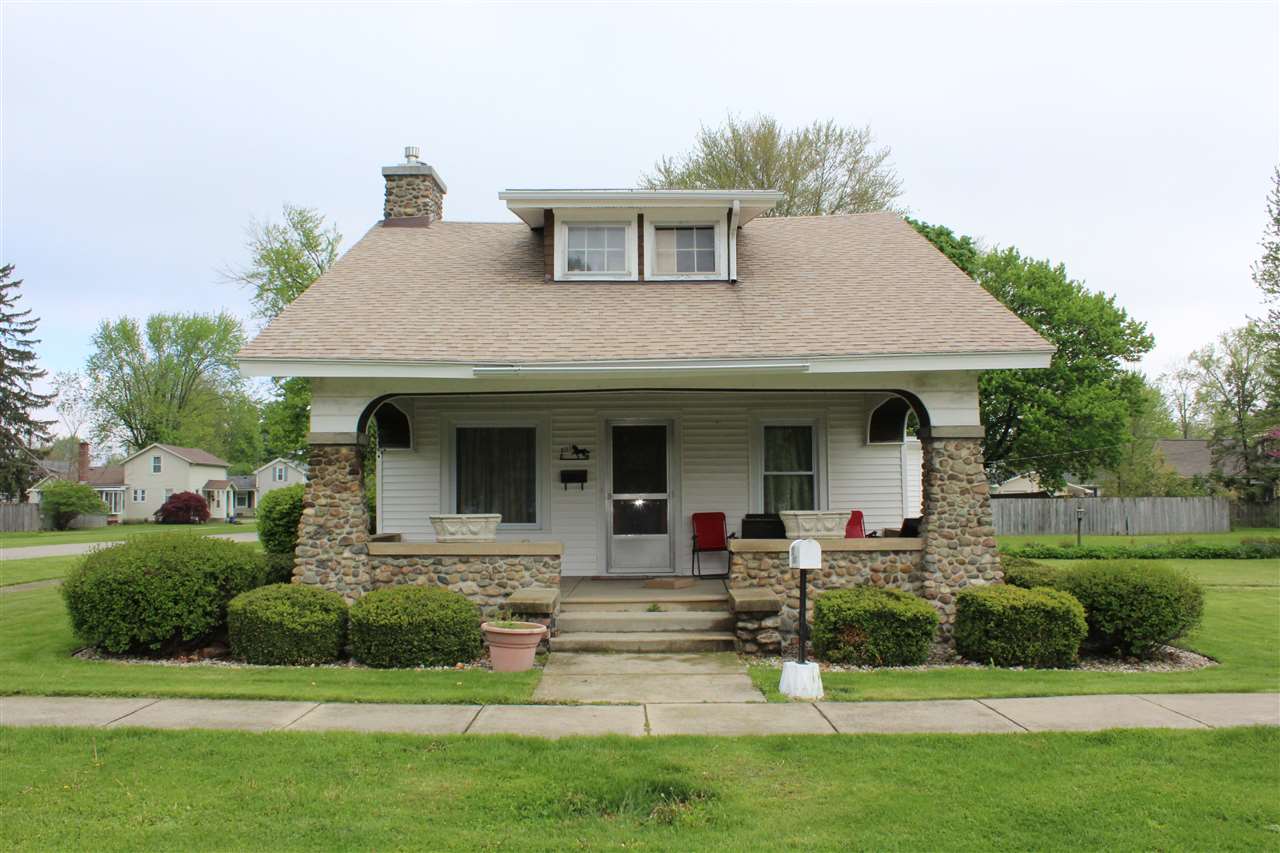 201 E Sunset Dr, Bourbon, IN 46504 photo 1