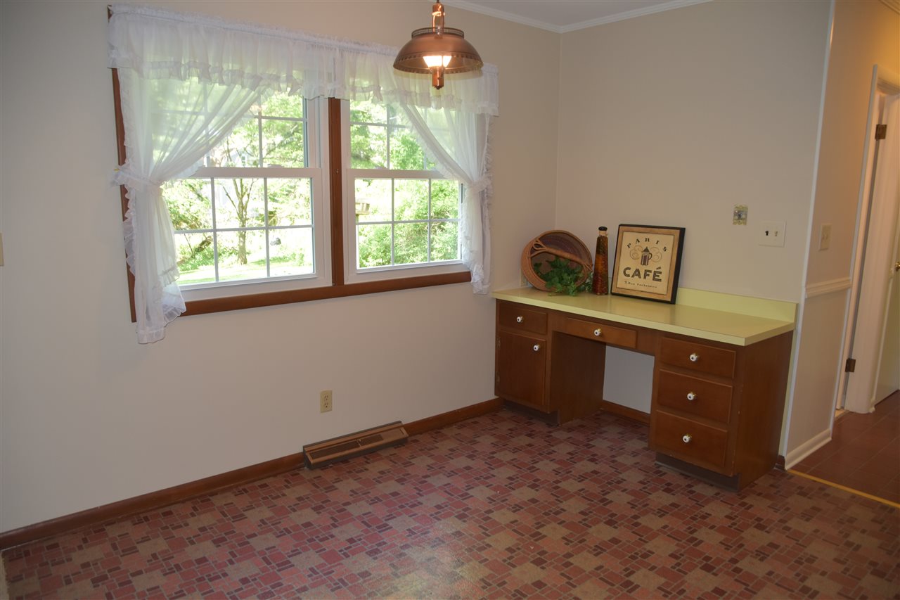 2303 E Wimbleton Ln, Bloomington, IN 47401 photo 4