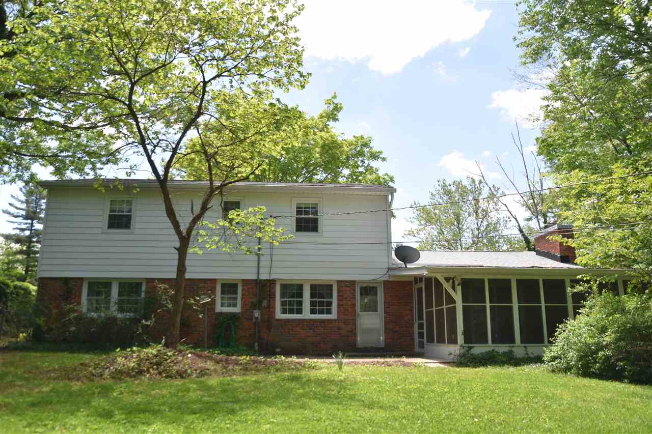 2303 E Wimbleton Ln, Bloomington, IN 47401 photo 2