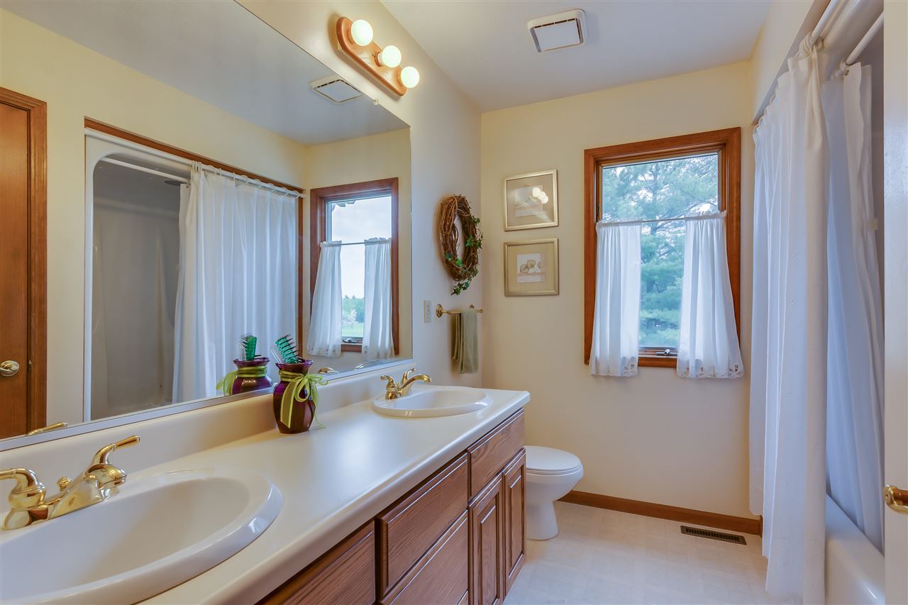 51960 Sand Pointe Ct, Granger, IN 46530 photo 22