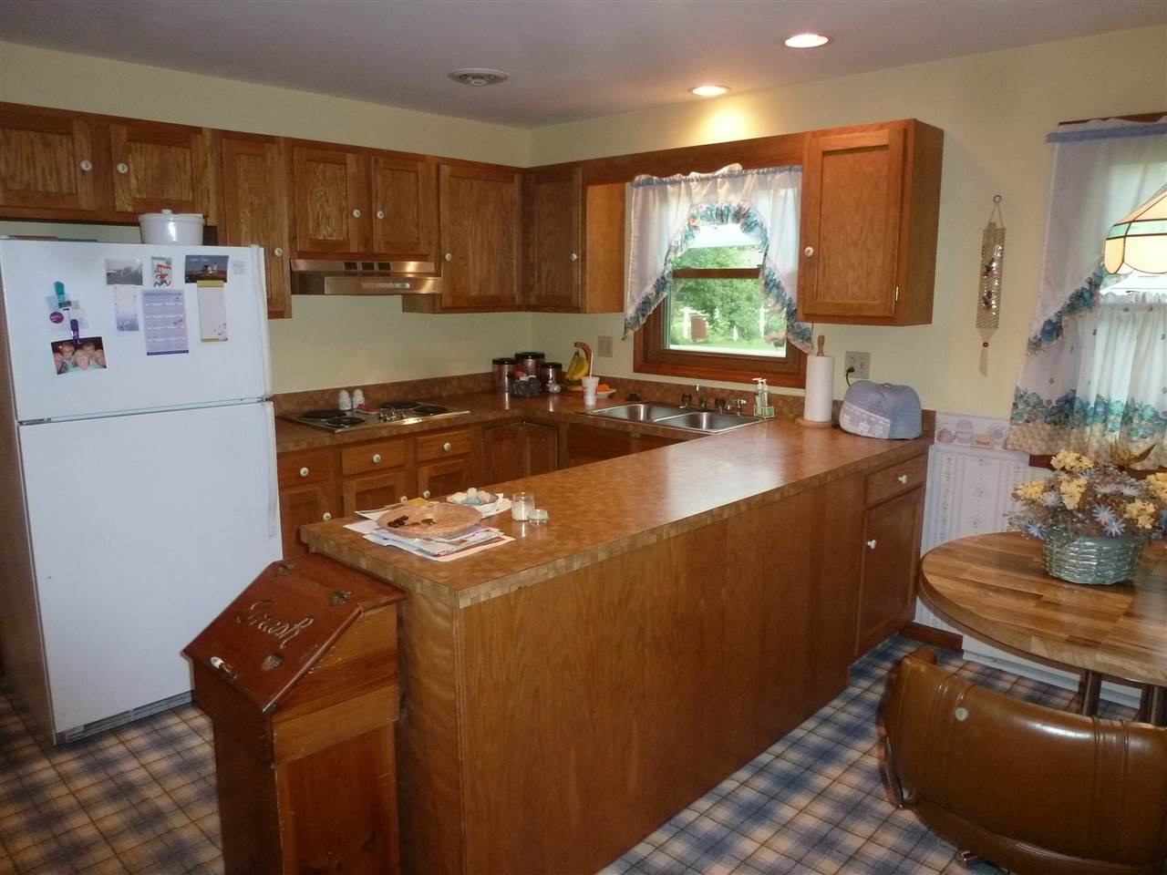9547 E Marshall Dr, Galveston, IN 46932 photo 8