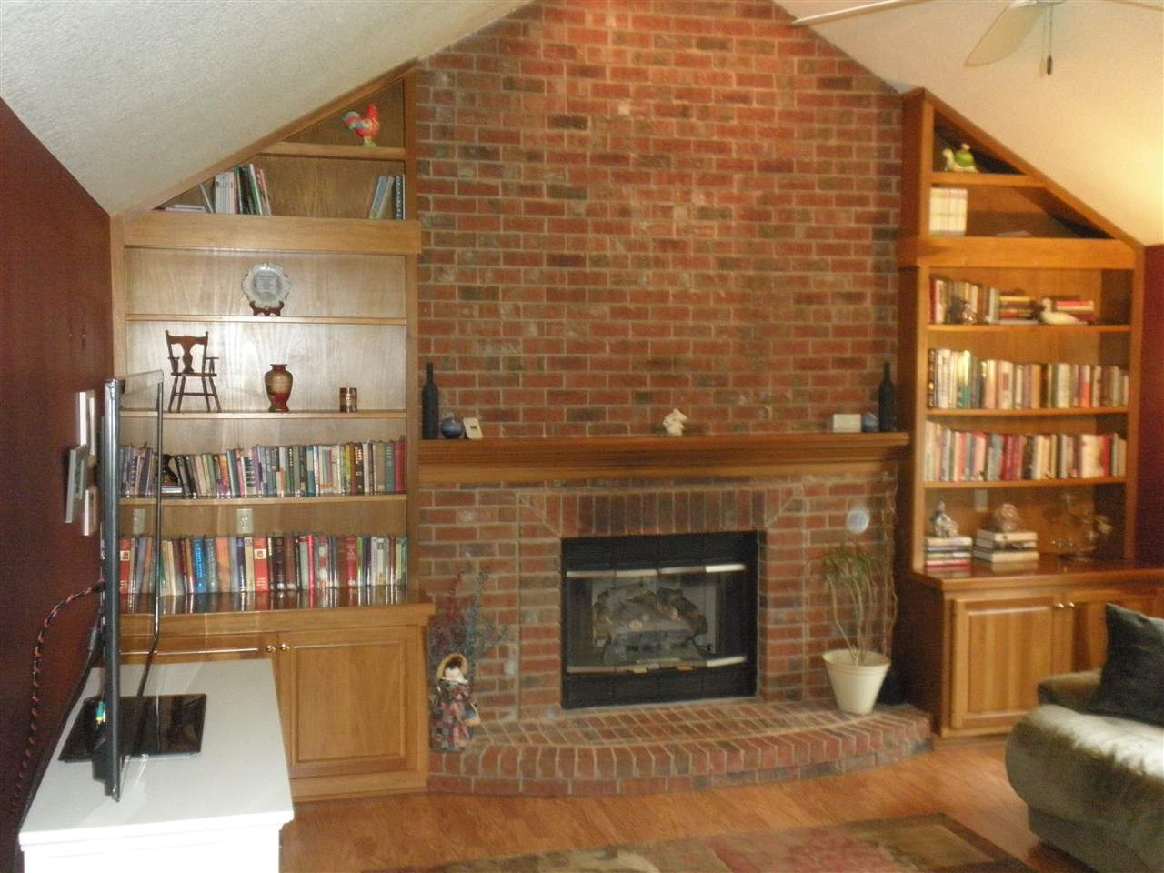 6421 Benham Dr, Fort Wayne, IN 46815 photo 15