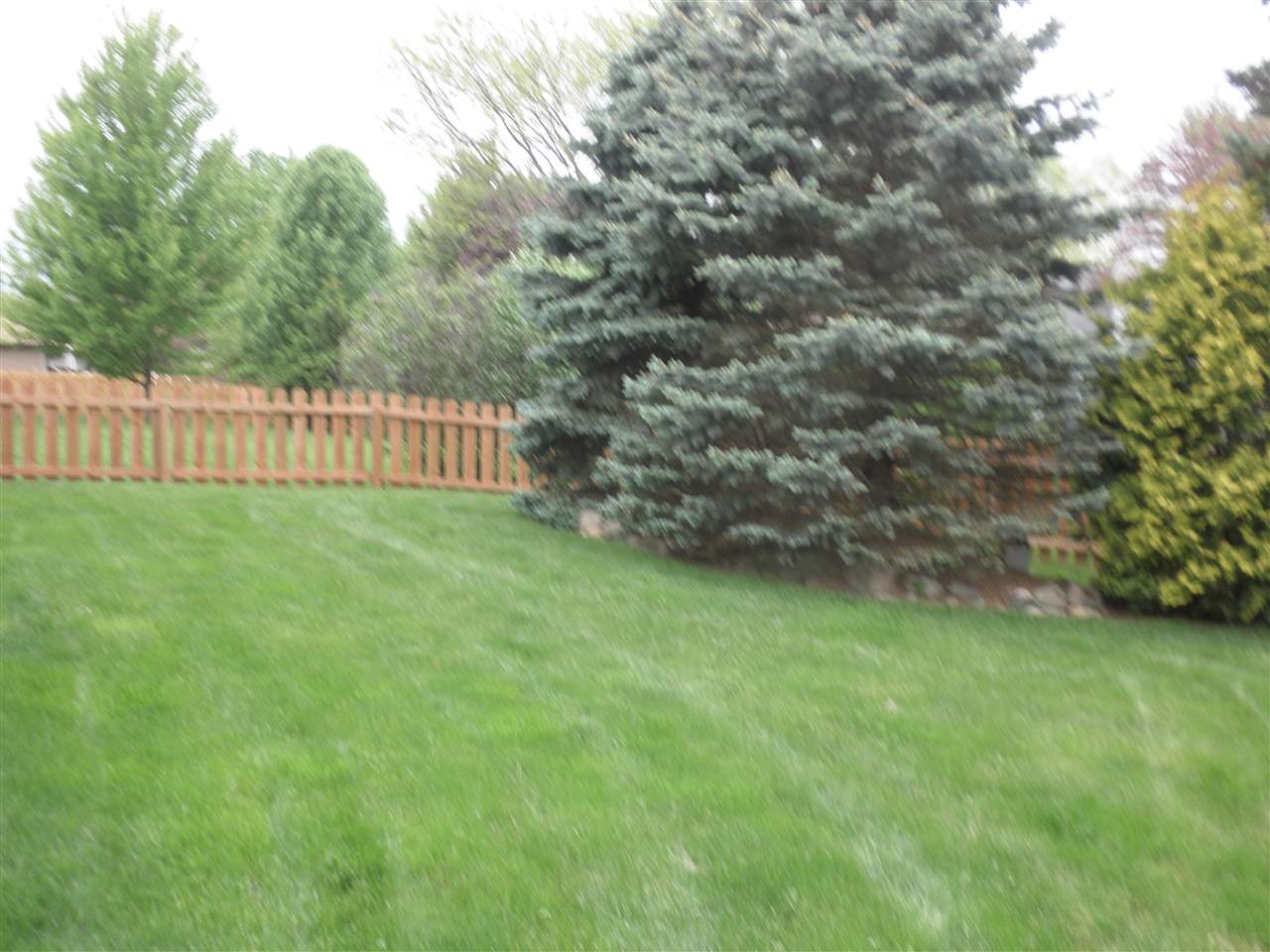 6421 Benham Dr, Fort Wayne, IN 46815 photo 9