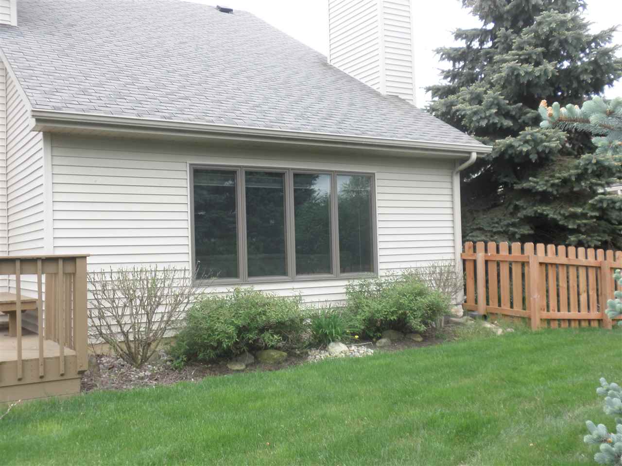 6421 Benham Dr, Fort Wayne, IN 46815 photo 8