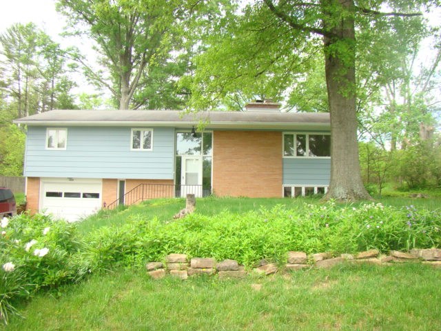 1909 E Windsor Dr, Bloomington, IN 47401 photo 1