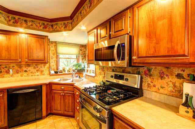 614 Fieldstone Ln, Middlebury, IN 46540 photo 6